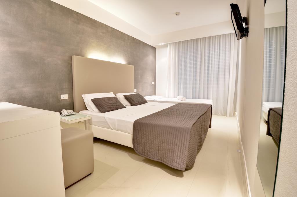 Doppelzimmer mit seitlichem Meerblick